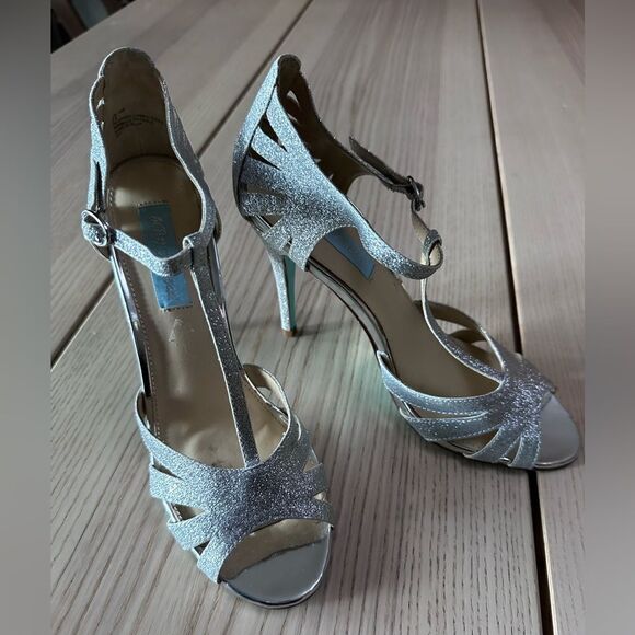 Betsey Johnson Blue by Betsey Johnson Tee Silver Glitter Dress Heels -8.5 - Picture 6 of 14
